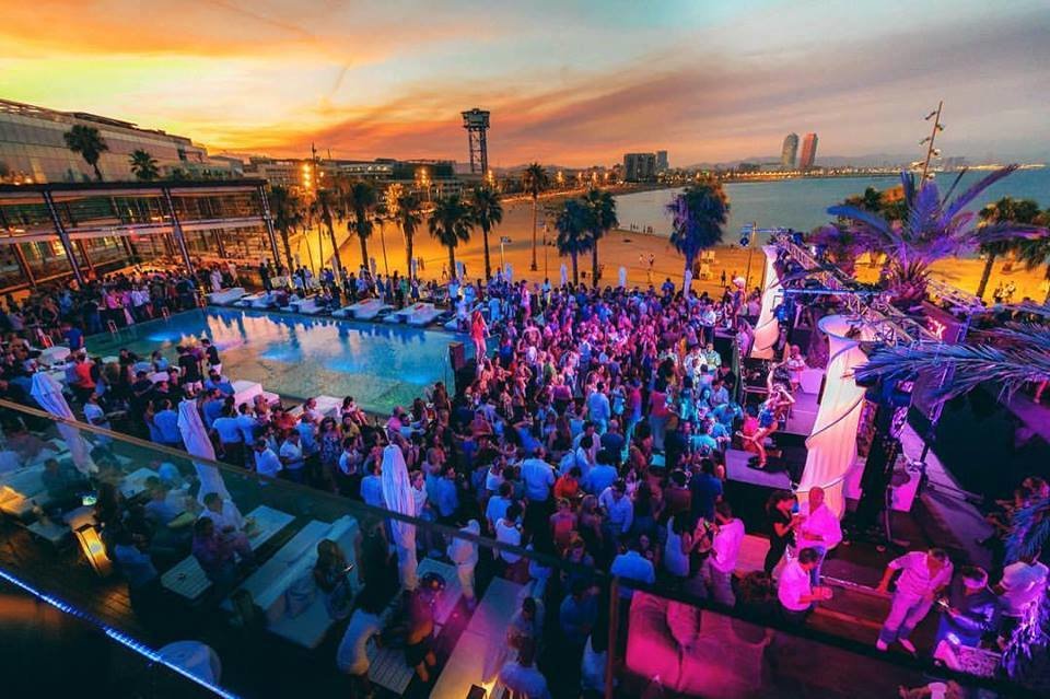 hotel w pool party