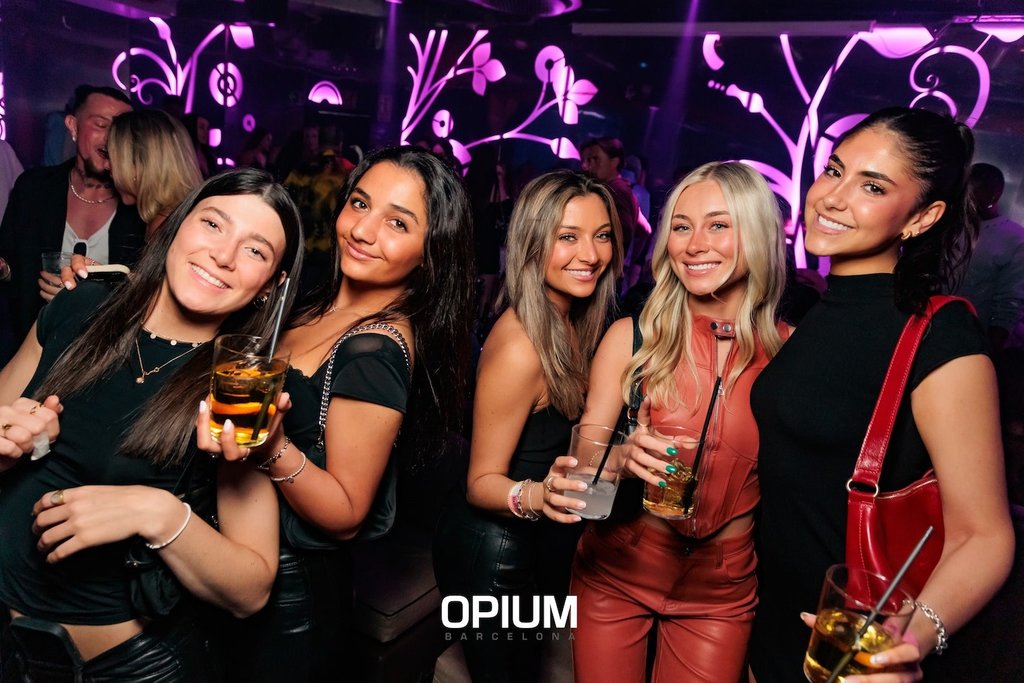 opium table reservation