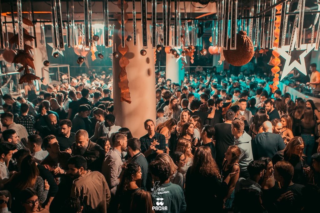 pacha barcelona winter party