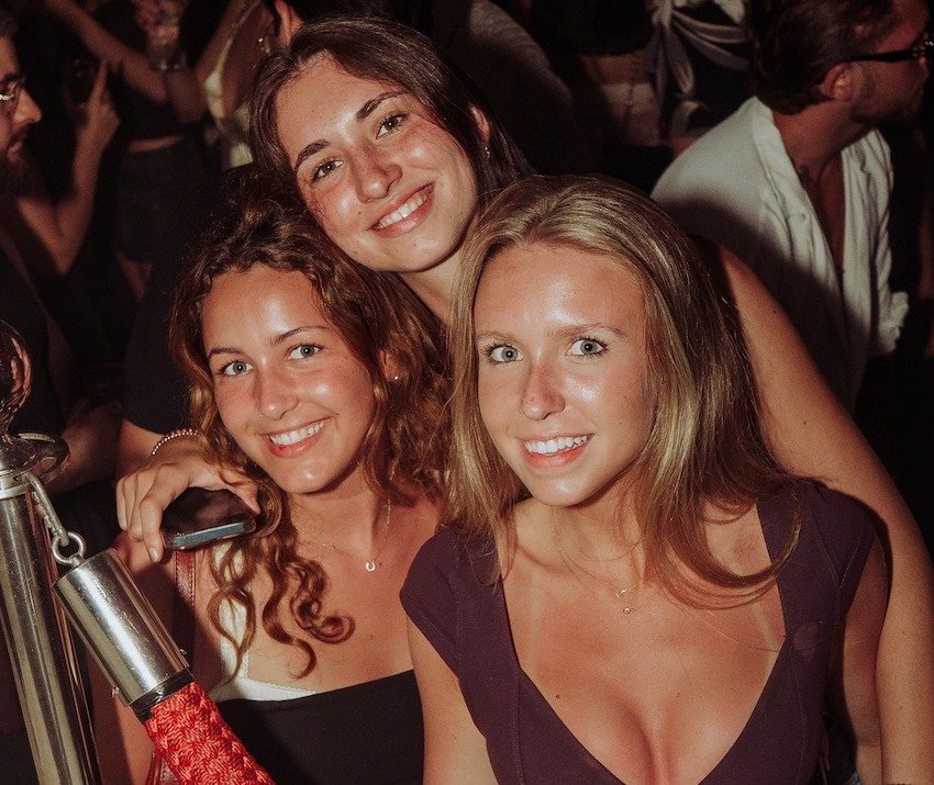 opening times barcelona clubs