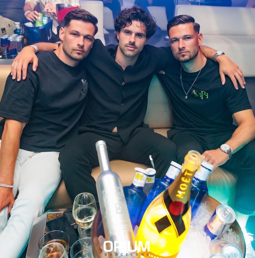 vip table opium barcelona