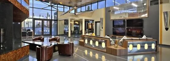 View of Luxury Services